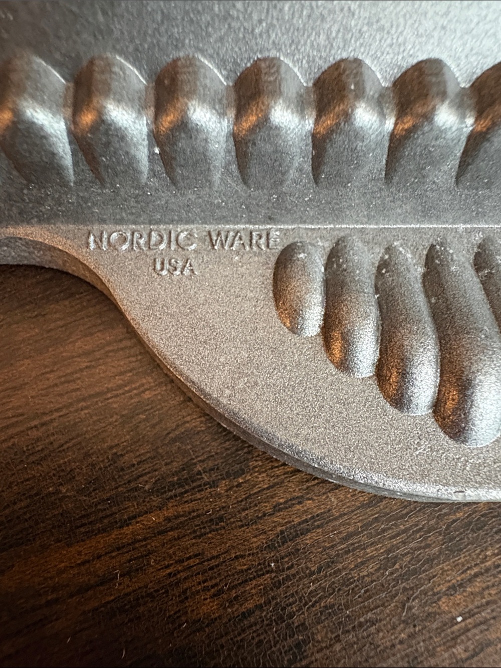 Nordic Ware Daisy Baking Pan - Picture 3 of 4